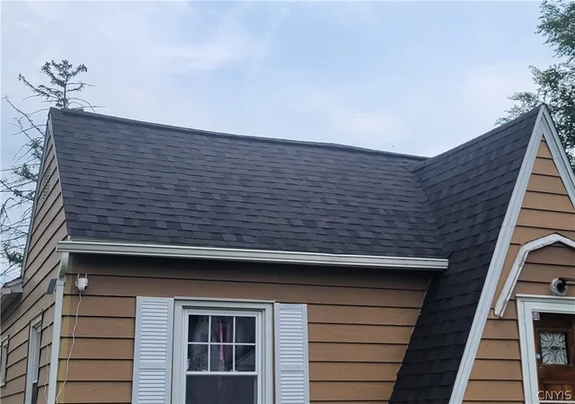 Photo 3 of Sale Pending at 202 Darlington Rd E, Syracuse, NY 13208 | MLS# S1707505 | Listing updated on 2026-09-06