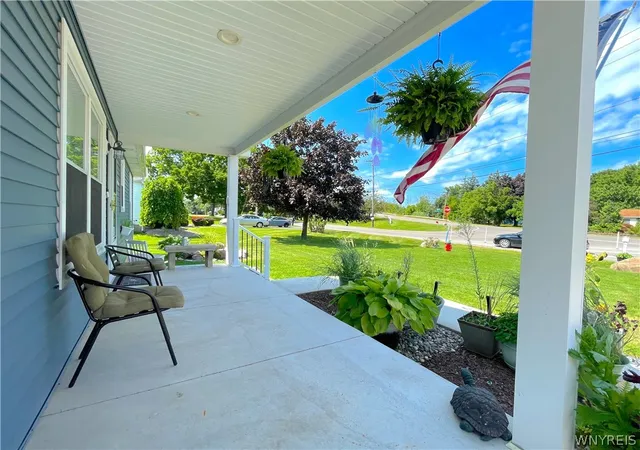 Photo 3 of Single family home for sale at 8295 E Britton Dr, Niagara Falls, NY 14304 | MLS# B1707469 | Listing updated on 2026-09-03
