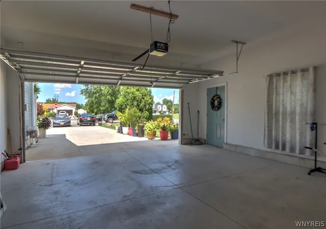 Photo 3 of Single family home for sale at 8295 E Britton Dr, Niagara Falls, NY 14304 | MLS# B1707469 | Listing updated on 2026-09-03