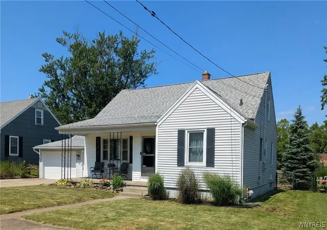 Photo 2 of Sale Pending at 284 Utica St, Tonawanda, NY 14150 | MLS# B1707562 | Listing updated on 2026-08-28