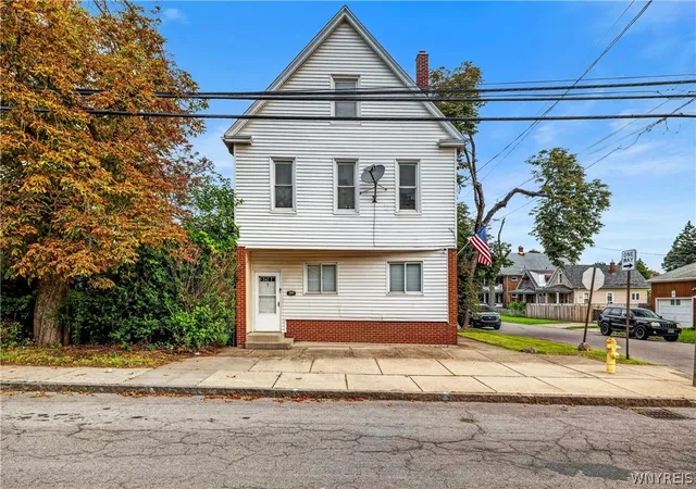 Photo 2 of Multi family home for sale at 1628 Niagara St, Niagara Falls, NY 14303 | MLS# B1707195 | Listing updated on 2026-08-18