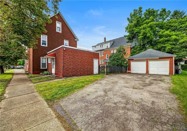 Listing Photo 4 - Condo for sale in building located at 1628 Niagara St, Niagara Falls, NY 14303