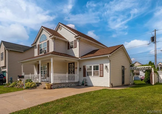 Photo 2 of Single family home for sale at 422 Seneca St, Buffalo, NY 14204 | MLS# B1707482 | Listing updated on 2026-08-25