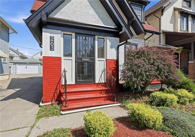 Photo 3 of Single family home for sale at 263 Norwalk Ave, Buffalo, NY 14216 | MLS# B1707498 | Listing updated on 2026-09-15