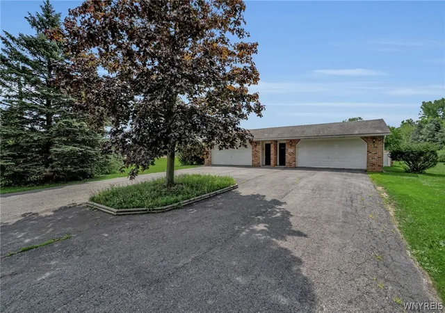 Photo 2 of Sale Pending at 10705 Keller Rd, Clarence, NY 14031 | MLS# B1707466 | Listing updated on 2026-09-08