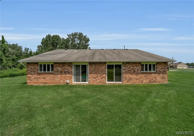 Photo 3 of Sale Pending at 10705 Keller Rd, Clarence, NY 14031 | MLS# B1707466 | Listing updated on 2026-09-08