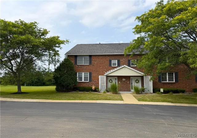Photo 2 of Condo for sale at 25 Crownview #D, Hamburg, NY 14075 | MLS# B1706251 | Listing updated on 2026-09-10