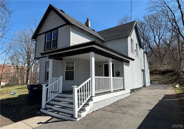 Photo 3 of Single family home for sale at 109 Westcott St, Syracuse, NY 13210 | MLS# S1707512 | Listing updated on 2026-08-17