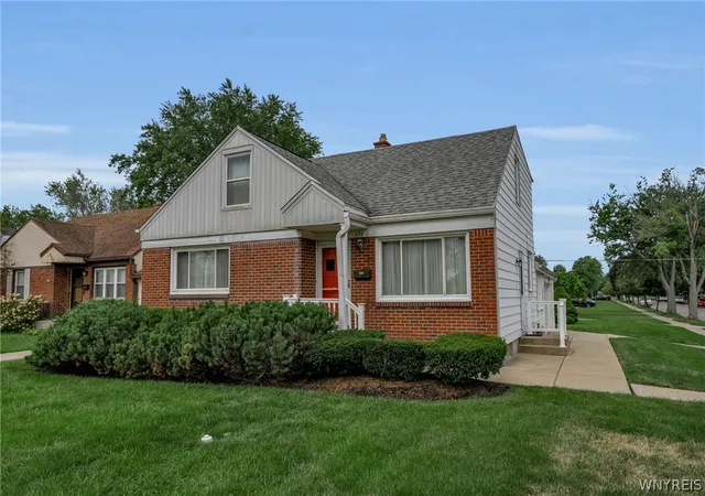 Photo 2 of Sale Pending at 654 Parkhurst Blvd, Buffalo, NY 14223 | MLS# B1707460 | Listing updated on 2026-08-26