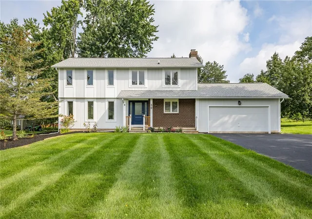 Photo 1 of Sale Pending at 30 Chillington Ln, Mendon, NY 14506 | MLS# R1706207 | Listing updated on 2026-09-02