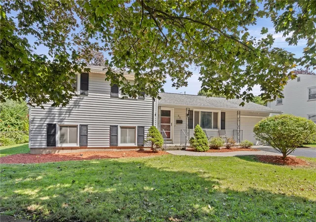 Photo 3 of Sale Pending at 22 Pinebriar Dr, Rochester, NY 14616 | MLS# R1707100 | Listing updated on 2026-08-27
