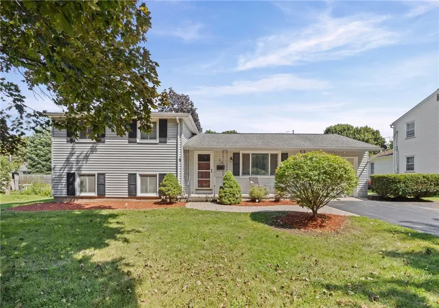 Photo 3 of Sale Pending at 22 Pinebriar Dr, Rochester, NY 14616 | MLS# R1707100 | Listing updated on 2026-08-27