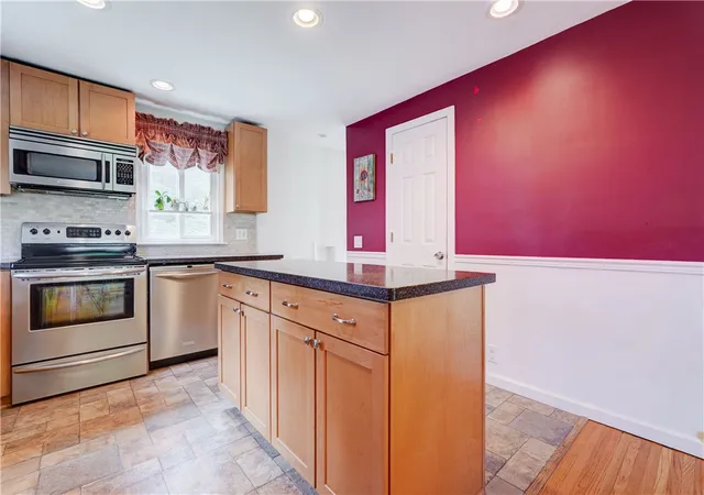Photo 3 of Sale Pending at 33 Catalpa Rd, Rochester, NY 14617 | MLS# R1707156 | Listing updated on 2026-08-29