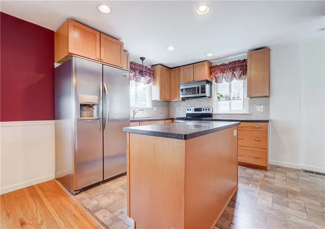 Photo 3 of Sale Pending at 33 Catalpa Rd, Rochester, NY 14617 | MLS# R1707156 | Listing updated on 2026-08-29