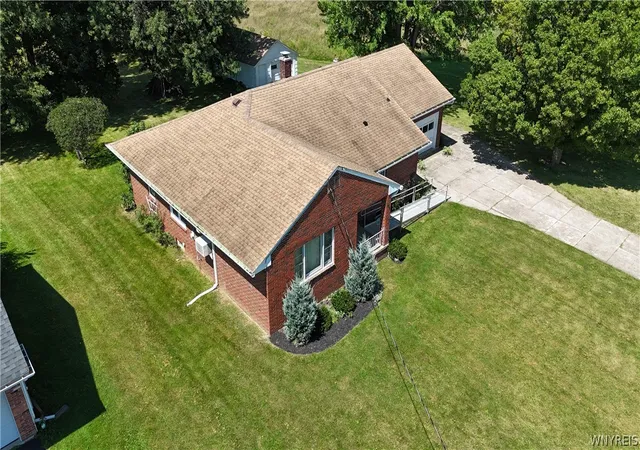 Photo 3 of Single family home for sale at 6680 Heise Rd, Clarence Center, NY 14032 | MLS# B1707515 | Listing updated on 2026-08-18