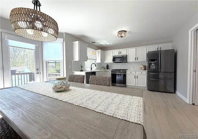 Photo 3 of Single family home for sale at 1366 Evergreen Dr, Lake View, NY 14085 | MLS# B1707201 | Listing updated on 2026-08-17
