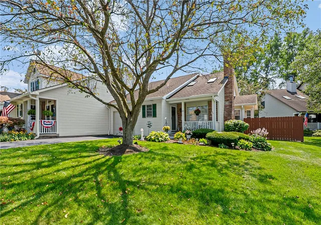 Photo 3 of Sale Pending at 20 Pumpkin Hl, Rochester, NY 14624 | MLS# R1707531 | Listing updated on 2026-08-27