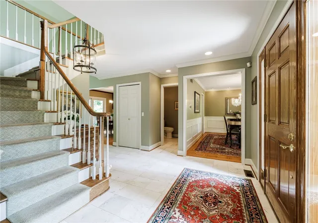 Photo 4 of Sale Pending at 8 Folkestone Ln, Penfield, NY 14526 | MLS# R1702886 | Listing updated on 2026-09-03