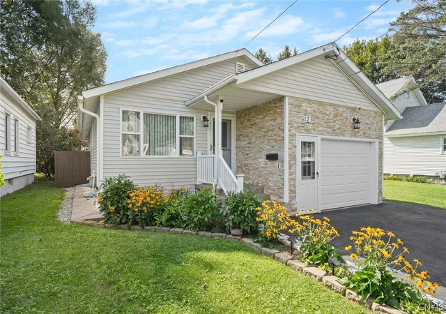 Photo 2 of Sale Pending at 125 Revere Ave, East Syracuse, NY 13057 | MLS# S1707419 | Listing updated on 2026-08-23