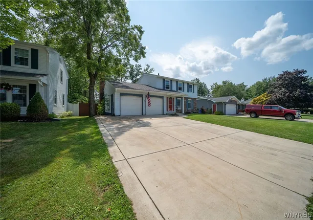Photo 3 of Sale Pending at 391 Woodward Crescent, Buffalo, NY 14224 | MLS# B1707572 | Listing updated on 2026-08-24