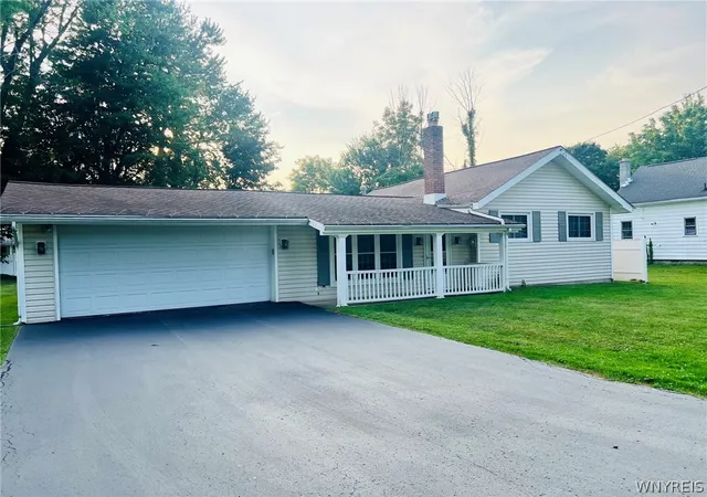 Photo 1 of Sale Pending at 6896 Wellington Dr, Derby, NY 14047 | MLS# B1707646 | Listing updated on 2026-08-27