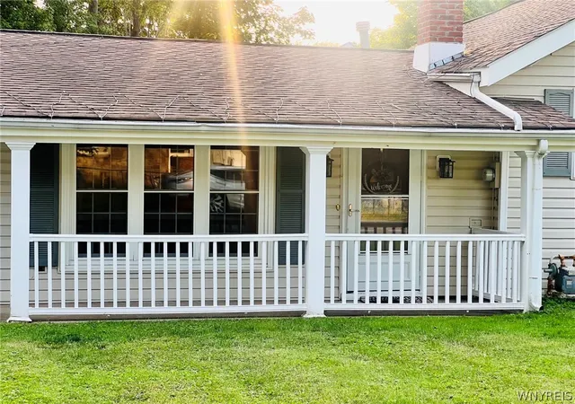 Photo 2 of Sale Pending at 6896 Wellington Dr, Derby, NY 14047 | MLS# B1707646 | Listing updated on 2026-08-27