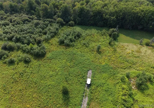 Photo 4 of House for sale at 709 Schoelles Rd, Newfane, NY 14108 | MLS# B1706669 | Listing updated on 2026-08-17