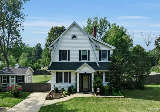 Photo 1 of Sale Pending at 5798 Lakecrest Dr, Lake View, NY 14085 | MLS# B1707667 | Listing updated on 2026-08-26