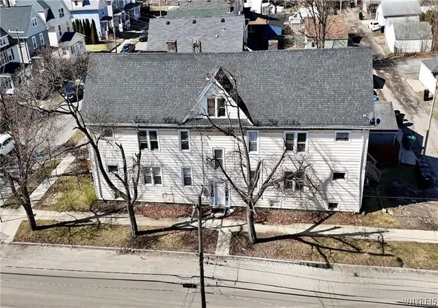 Listing Photo 4 - Condo for sale in building located at 2034 La Salle Ave, Niagara Falls, NY 14301