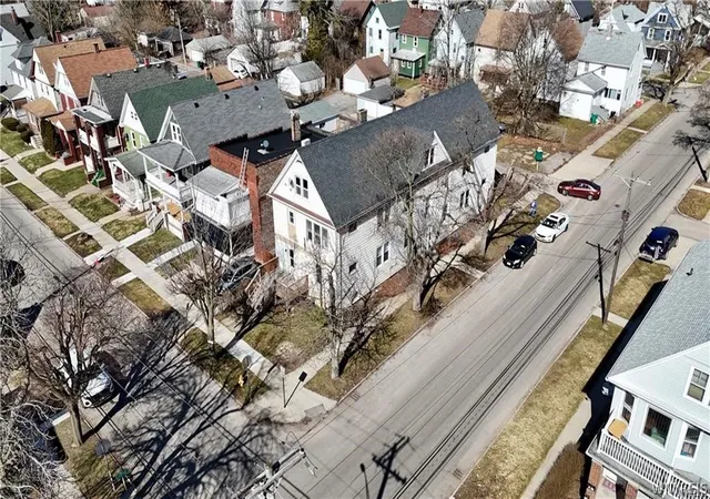 Listing Photo 5 - Condo for sale in building located at 2034 La Salle Ave, Niagara Falls, NY 14301