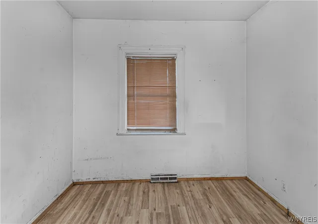 Listing Photo 4 - Condo for sale in building located at 2909 Fry Ave, Niagara Falls, NY 14301