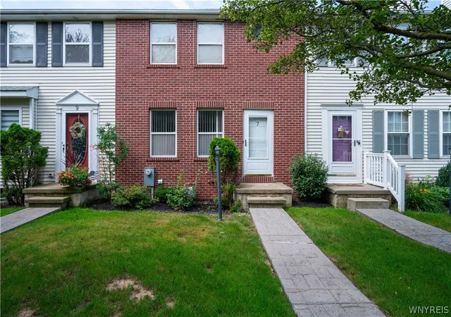 Photo 1 of Sale Pending at 7 Queens Guard Walk #7, Tonawanda, NY 14150 | MLS# B1707755 | Listing updated on 2026-09-14