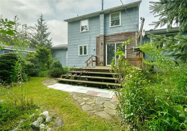 Photo 3 of Sale Pending at 100 Rodney Ln, Rochester, NY 14625 | MLS# R1706970 | Listing updated on 2026-08-28
