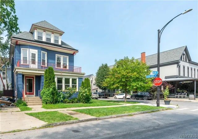 Photo 2 of Sale Pending at 319 Bryant St, Buffalo, NY 14222 | MLS# B1707423 | Listing updated on 2026-09-13