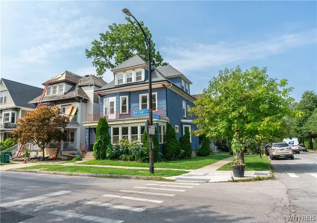 Photo 3 of Sale Pending at 319 Bryant St, Buffalo, NY 14222 | MLS# B1707423 | Listing updated on 2026-09-13