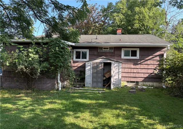 Photo 4 of Sale Pending at 187 Sharon Pkwy, Buffalo, NY 14218 | MLS# B1707694 | Listing updated on 2026-08-26