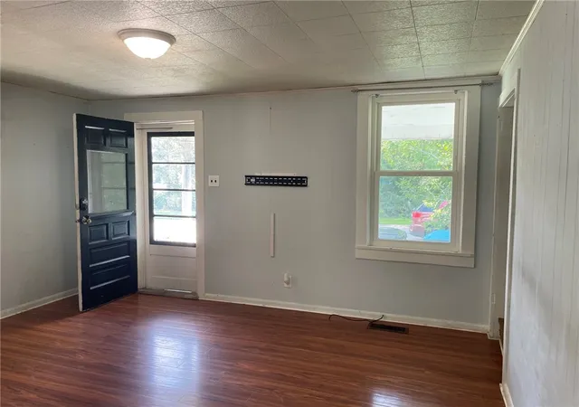 Photo 2 of Single family home for sale at 4 Hickory St, Norwich, NY 13815 | MLS# R1707477 | Listing updated on 2026-08-24