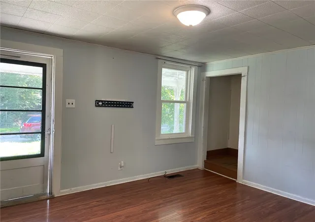 Photo 3 of Single family home for sale at 4 Hickory St, Norwich, NY 13815 | MLS# R1707477 | Listing updated on 2026-08-24