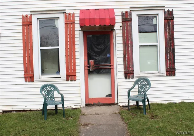 Listing Photo 4 - Condo for sale in building located at 207-221 Washburn St, Lockport, NY 14094