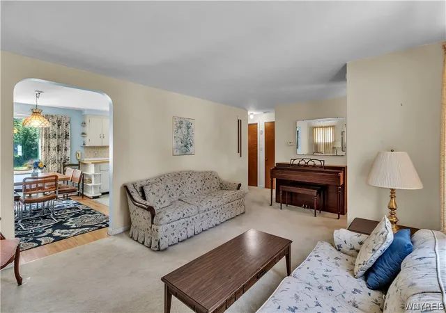 Photo 4 of Sale Pending at 31 Wendover Ave, Buffalo, NY 14223 | MLS# B1707441 | Listing updated on 2026-08-27