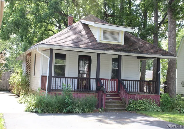 Photo 2 of Single family home for sale at 164 Long Ave, Hamburg, NY 14075 | MLS# B1707764 | Listing updated on 2026-08-24