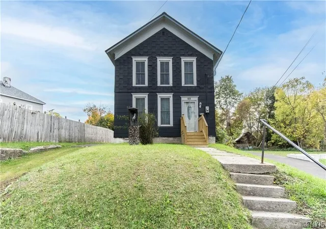 Photo 1 of Single family home for sale at 523 Arsenal St, Watertown, NY 13601 | MLS# S1707565 | Listing updated on 2026-08-17