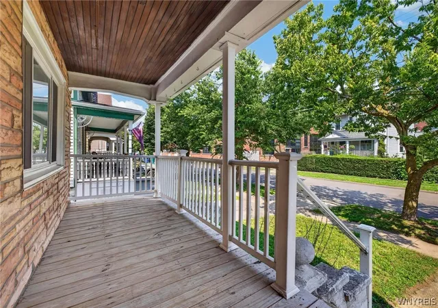 Photo 3 of Sale Pending at 189 Grote St, Buffalo, NY 14207 | MLS# B1707819 | Listing updated on 2026-09-08
