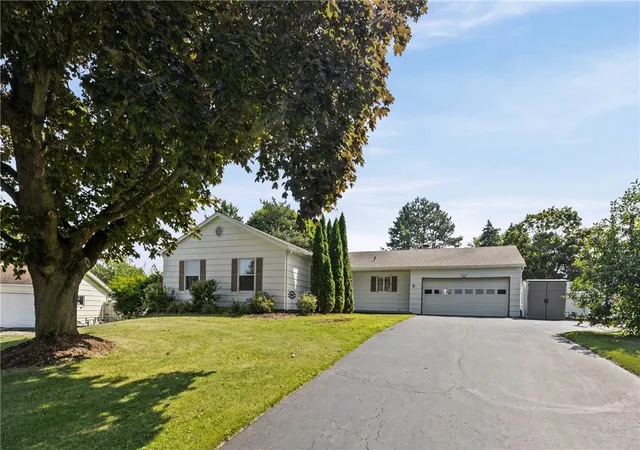 Photo 2 of Sale Pending at 5 Starlight Cir, Fairport, NY 14450 | MLS# R1707136 | Listing updated on 2026-08-25