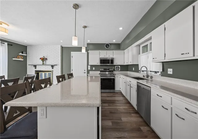 Photo 4 of Sale Pending at 5 Starlight Cir, Fairport, NY 14450 | MLS# R1707136 | Listing updated on 2026-08-25