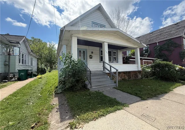 Photo 2 of Single family home for sale at 161 Farmer St, Buffalo, NY 14207 | MLS# B1707841 | Listing updated on 2026-08-31