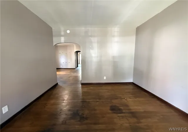 Photo 3 of Single family home for sale at 161 Farmer St, Buffalo, NY 14207 | MLS# B1707841 | Listing updated on 2026-08-31