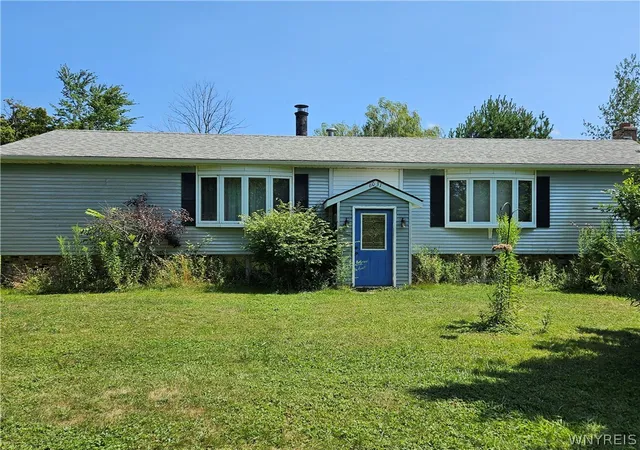 Photo 1 of Single family home for sale at 6031 Smith Rd, Hamburg, NY 14075 | MLS# B1707721 | Listing updated on 2026-09-09