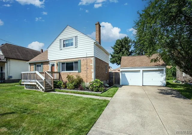 Photo 2 of Sale Pending at 222 S Ogden St, Buffalo, NY 14206 | MLS# B1707154 | Listing updated on 2026-09-14