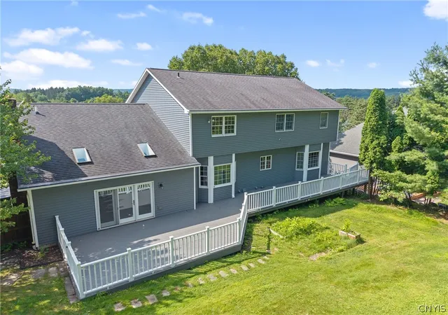 Photo 3 of Single family home for sale at 7815 Rolling Ridge Dr, Manlius, NY 13104 | MLS# S1705963 | Listing updated on 2026-09-05